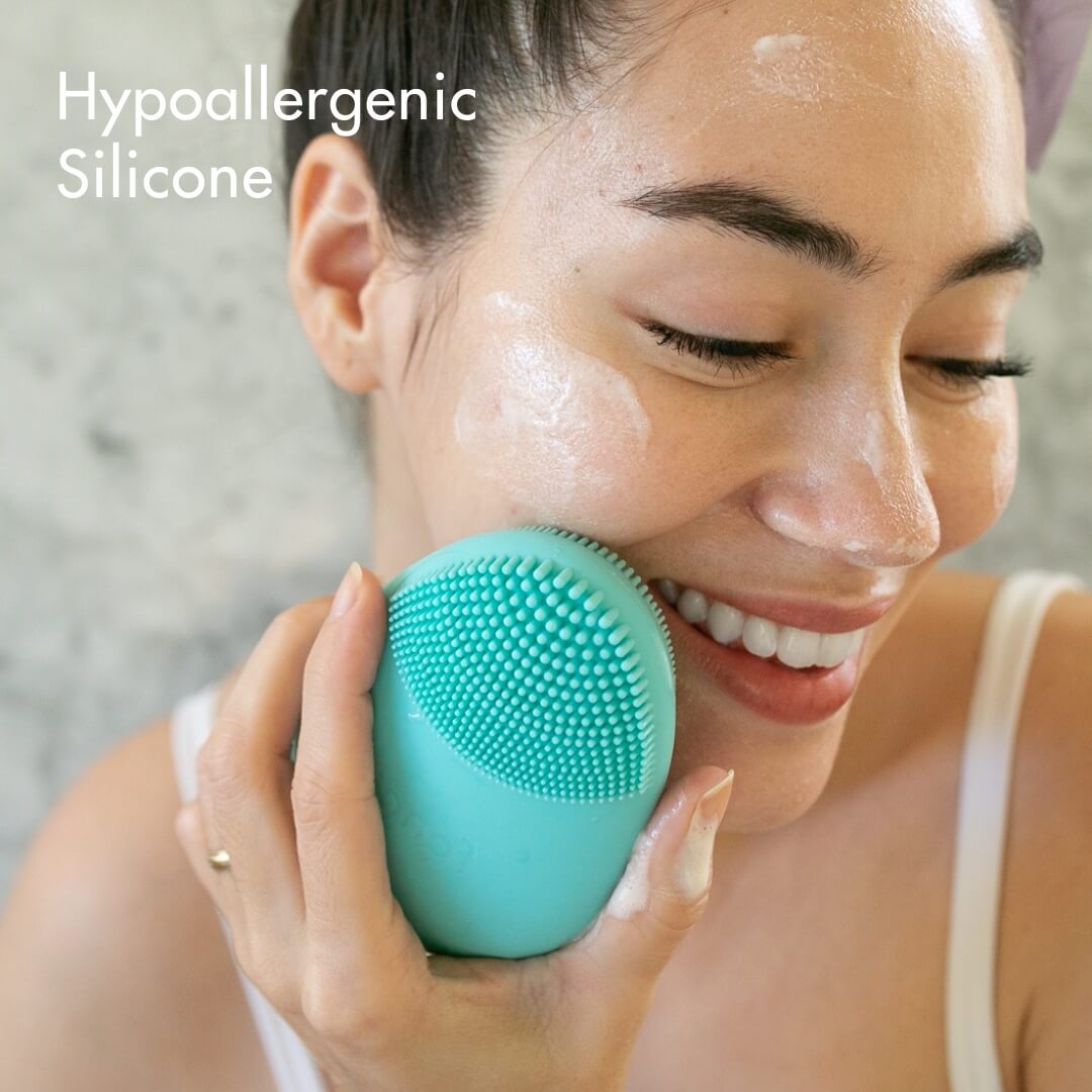 Isla Facial Cleansing Brush
